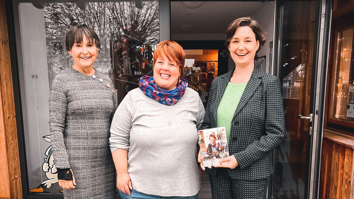 An die Großen von denken Dr. Sandra Detzer